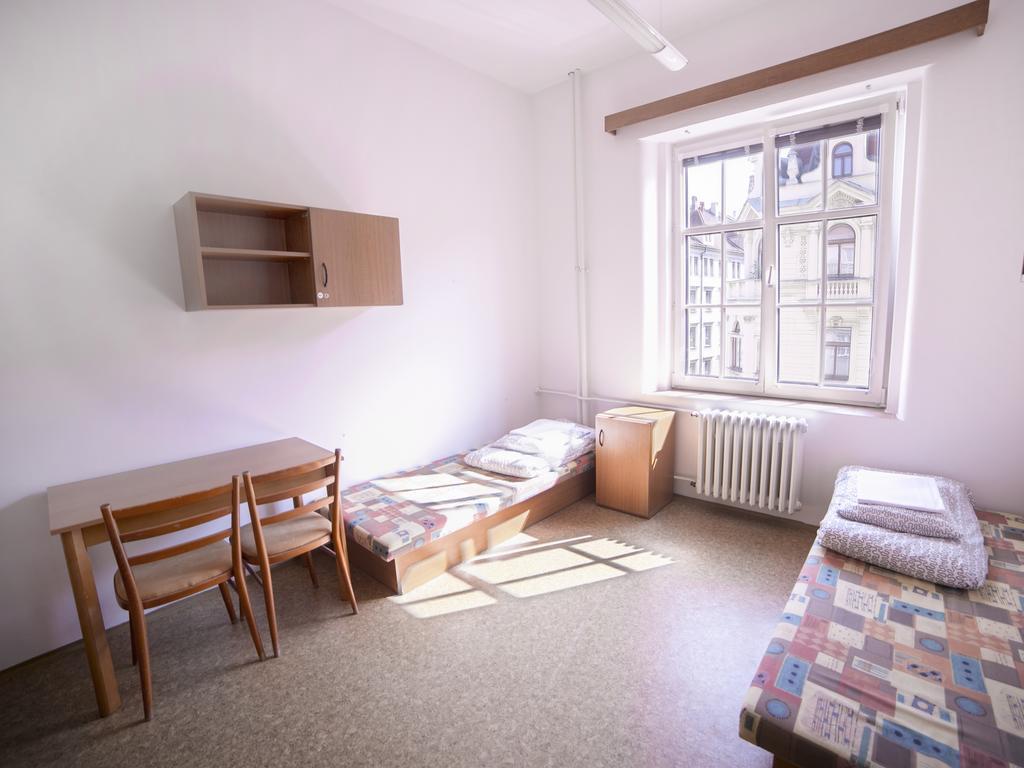 Dizzy Daisy Hostel Prague Bilik gambar