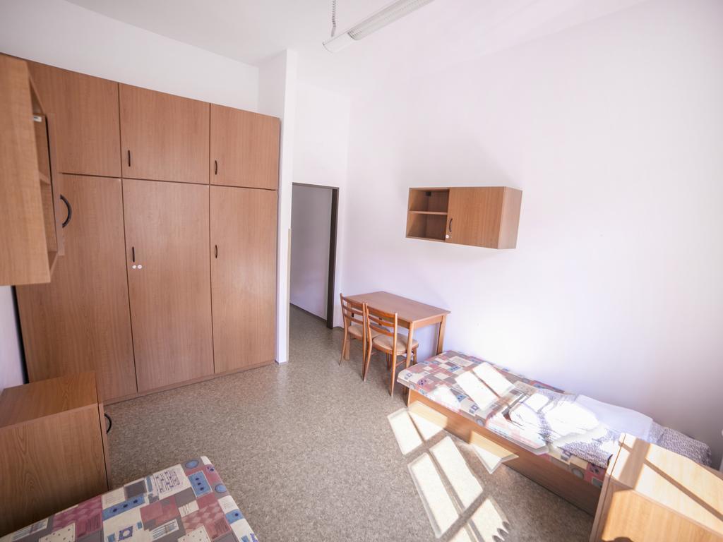 Dizzy Daisy Hostel Prague Bilik gambar