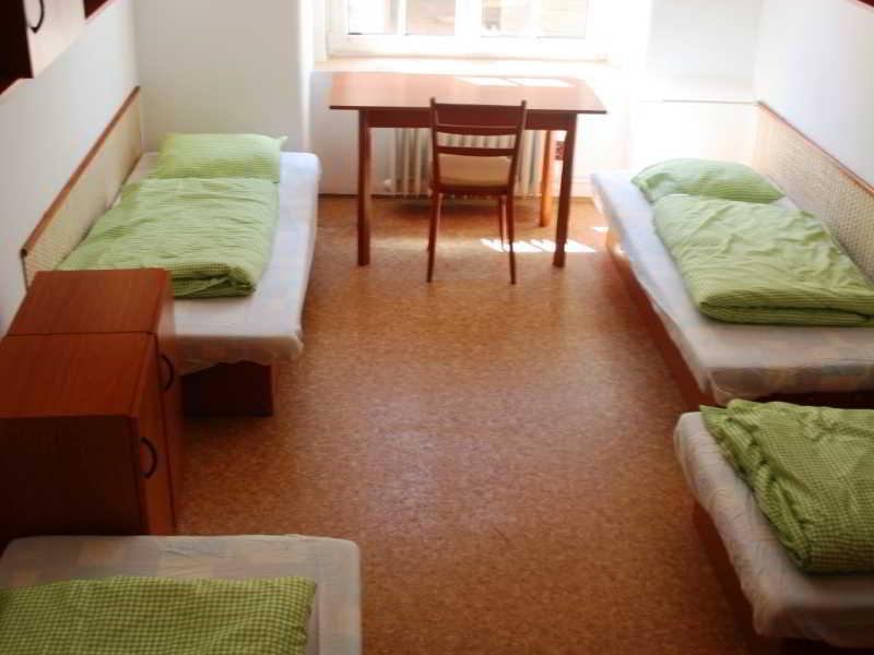 Dizzy Daisy Hostel Prague Luaran gambar